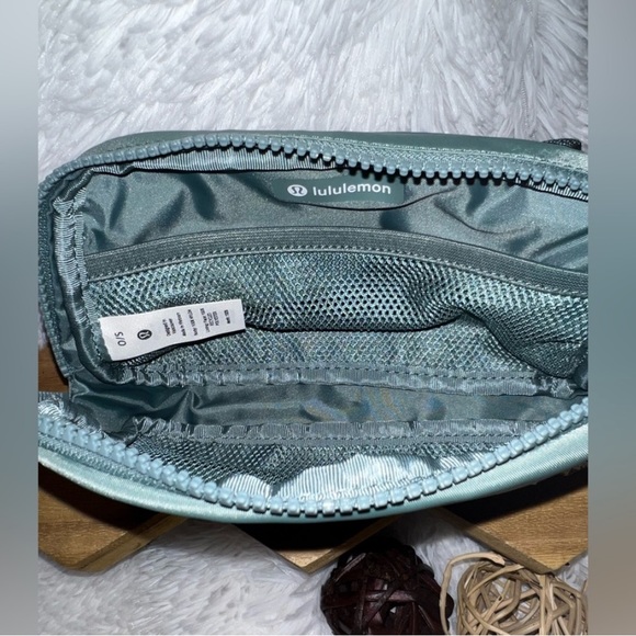 Lululemon Tidewater Teal Belt Bag - Picture 5 of 5